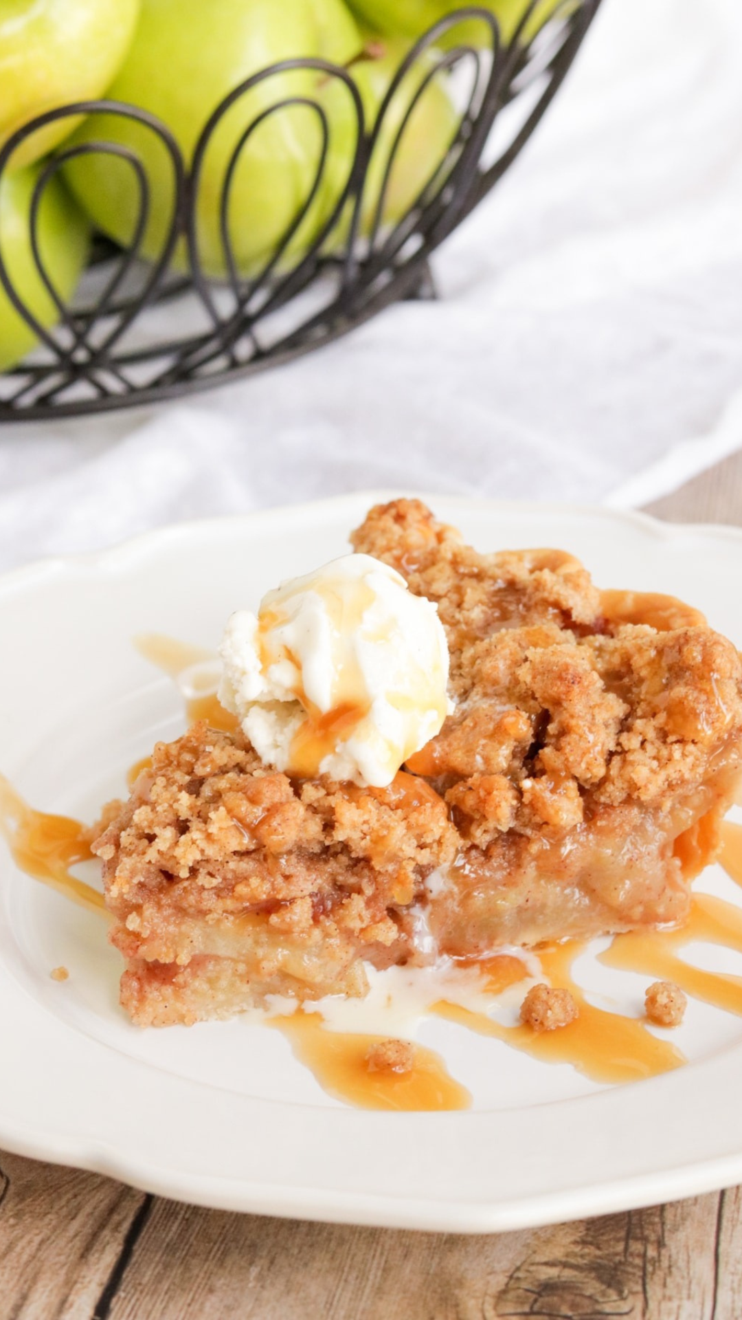 Apple crumb pie